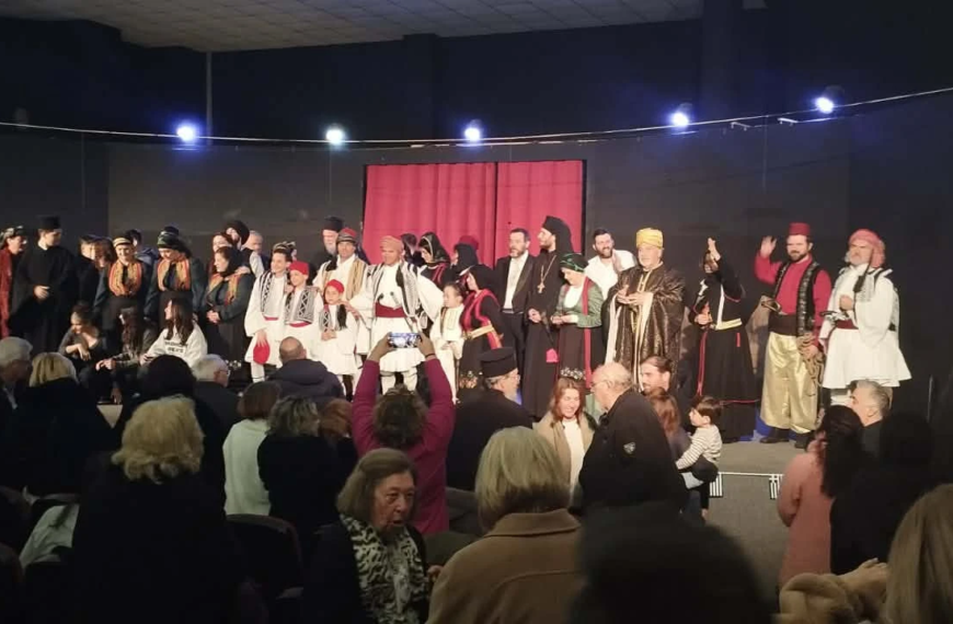 Δάκρυσε το κοινό για το Μεσολόγγι – Καθήλωσε η παράσταση «Δεν έπεσε!» σε μια βραδιά βαθιάς συγκίνησης – neakriti